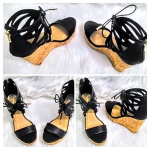 (NEW)! Cute! Black Platform Bamboo Wedge!